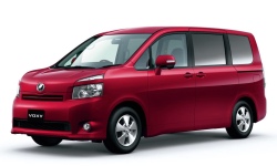 Toyota Voxy 2007-2013